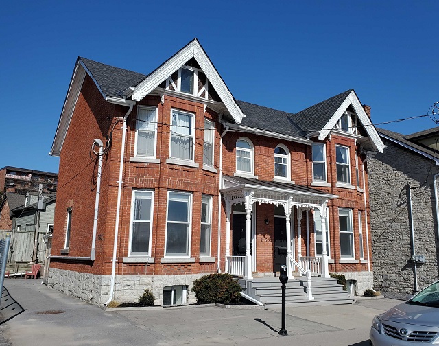 262 Wellington Street, Unit 4